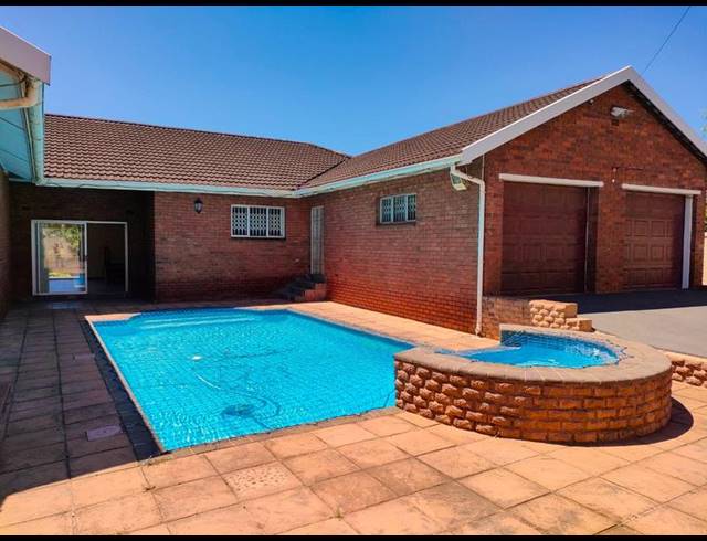 4 BEDROOM HOUSE FOR SALE IN DESAINAGAR